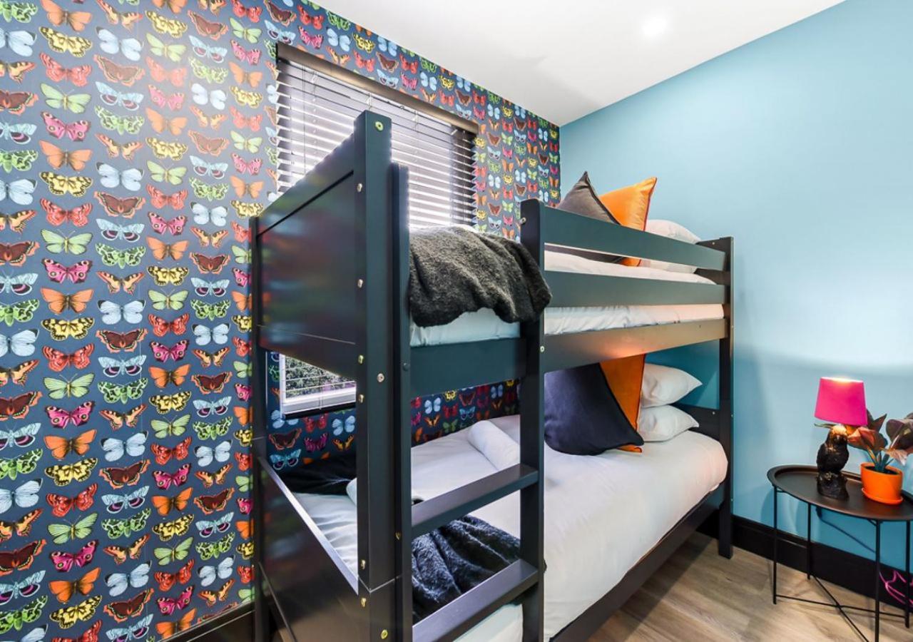 Bright & Colourful House - Best For A Large Groups London Exterior photo