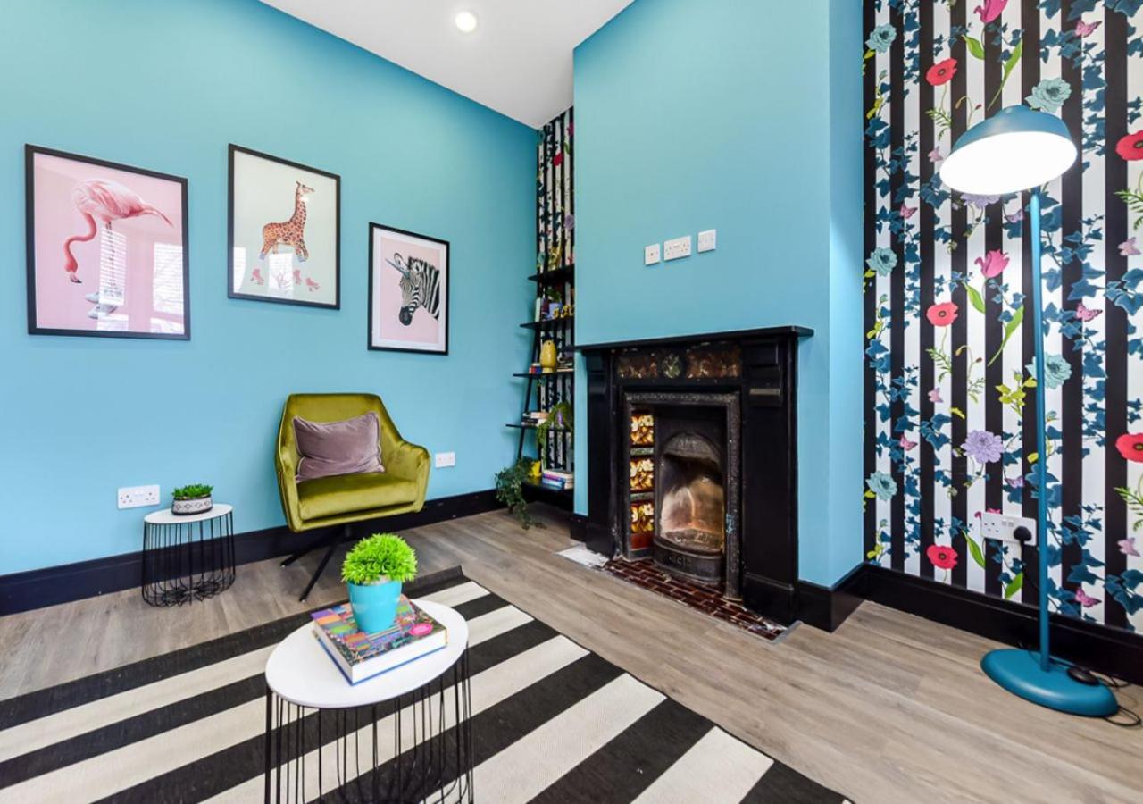 Bright & Colourful House - Best For A Large Groups London Exterior photo