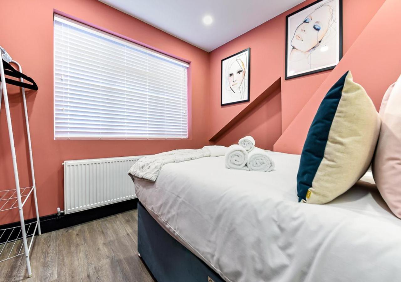 Bright & Colourful House - Best For A Large Groups London Exterior photo