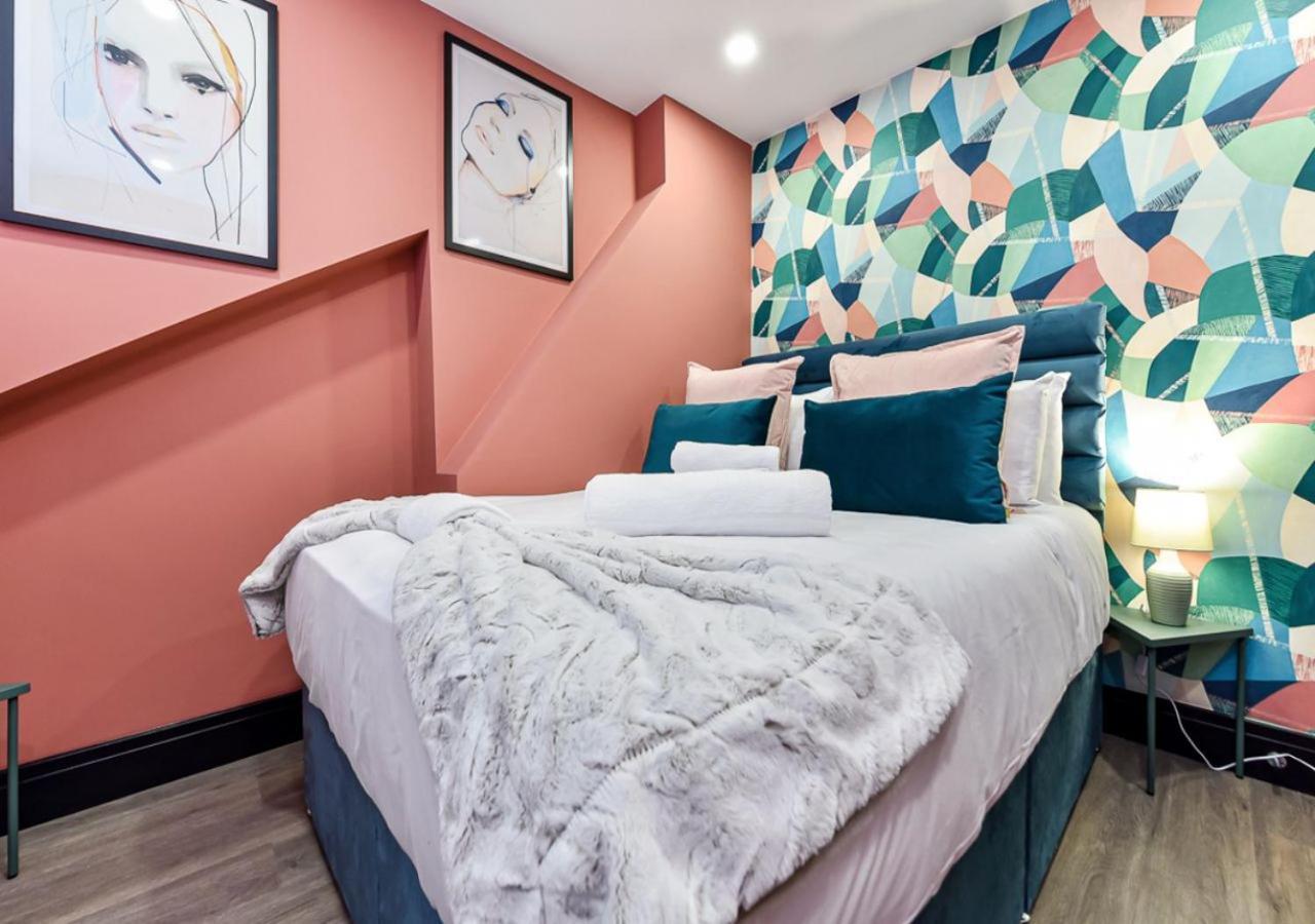 Bright & Colourful House - Best For A Large Groups London Exterior photo